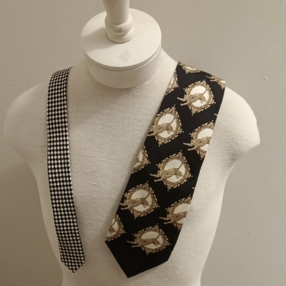 Versace Black and Gold Leopard Pattern Tie